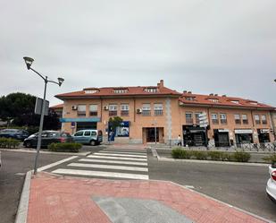 Vista exterior de Dúplex en venda en Torrelodones amb Aire condicionat, Calefacció i Traster