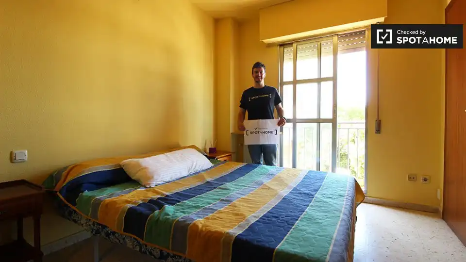 Room in Palomeras Bajas