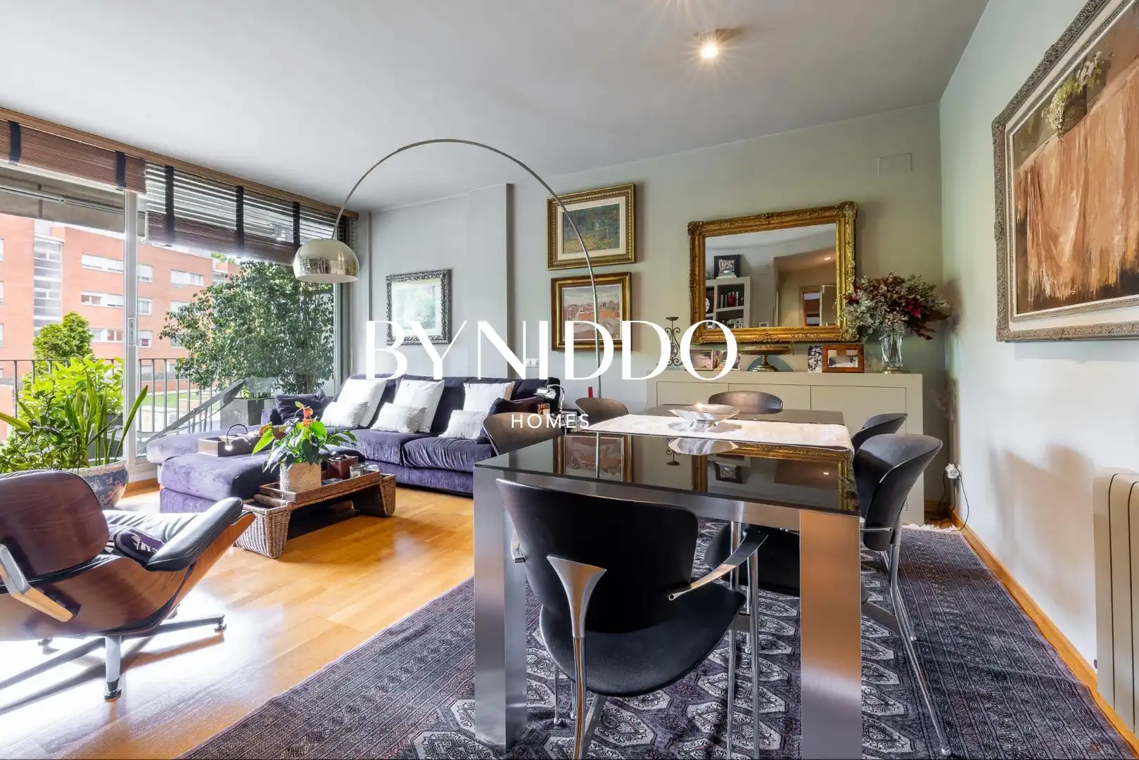 Living room of Flat for sale in Sant Cugat del Vallès  with Air Conditioner, Private garden and Parquet flooring