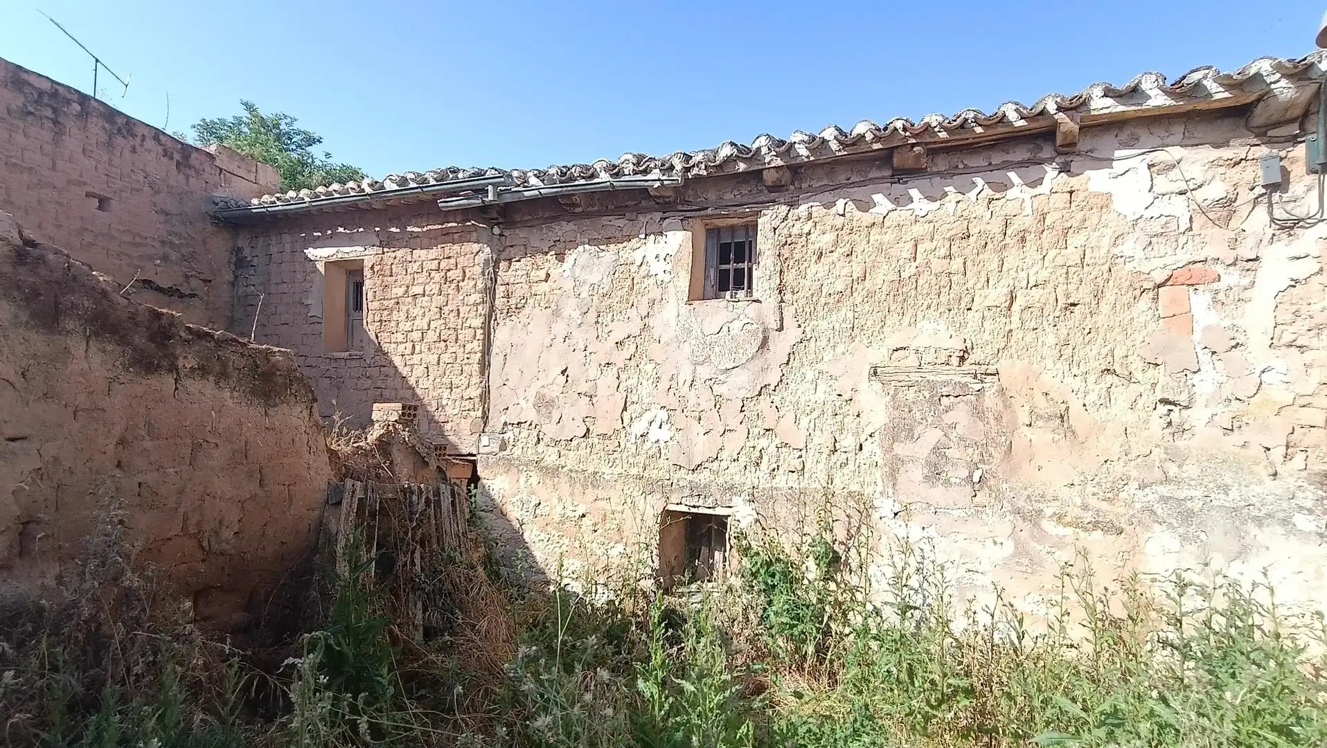 Vista exterior de Casa adosada en venta en Cayuela