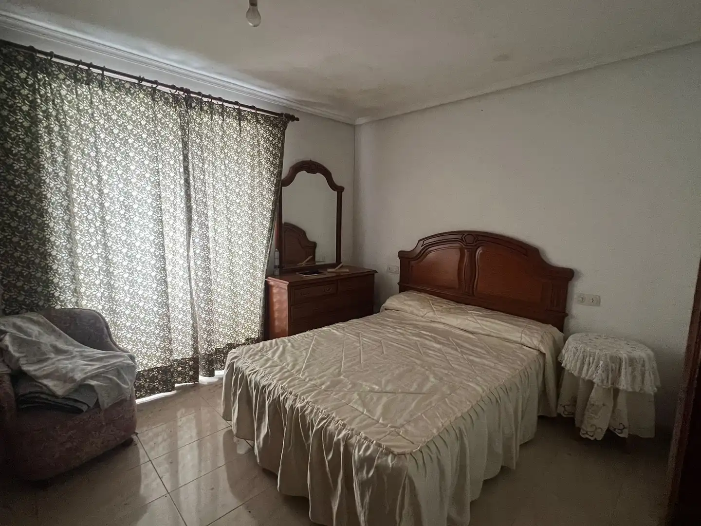 Schlafzimmer von Geschaftsraum zum Verkauf in Narón mit Heizung, Terrasse und Möbliert