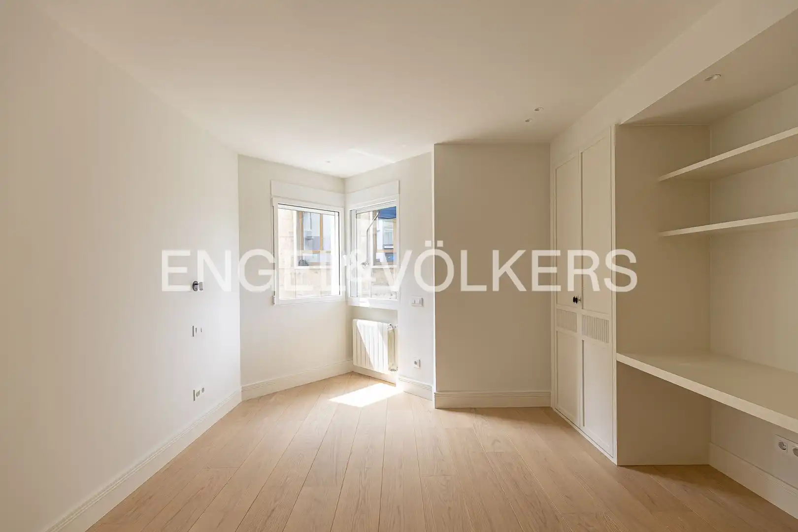 Bedroom of Flat for rent in Madrid  with Air Conditioner, Heating and Terrace