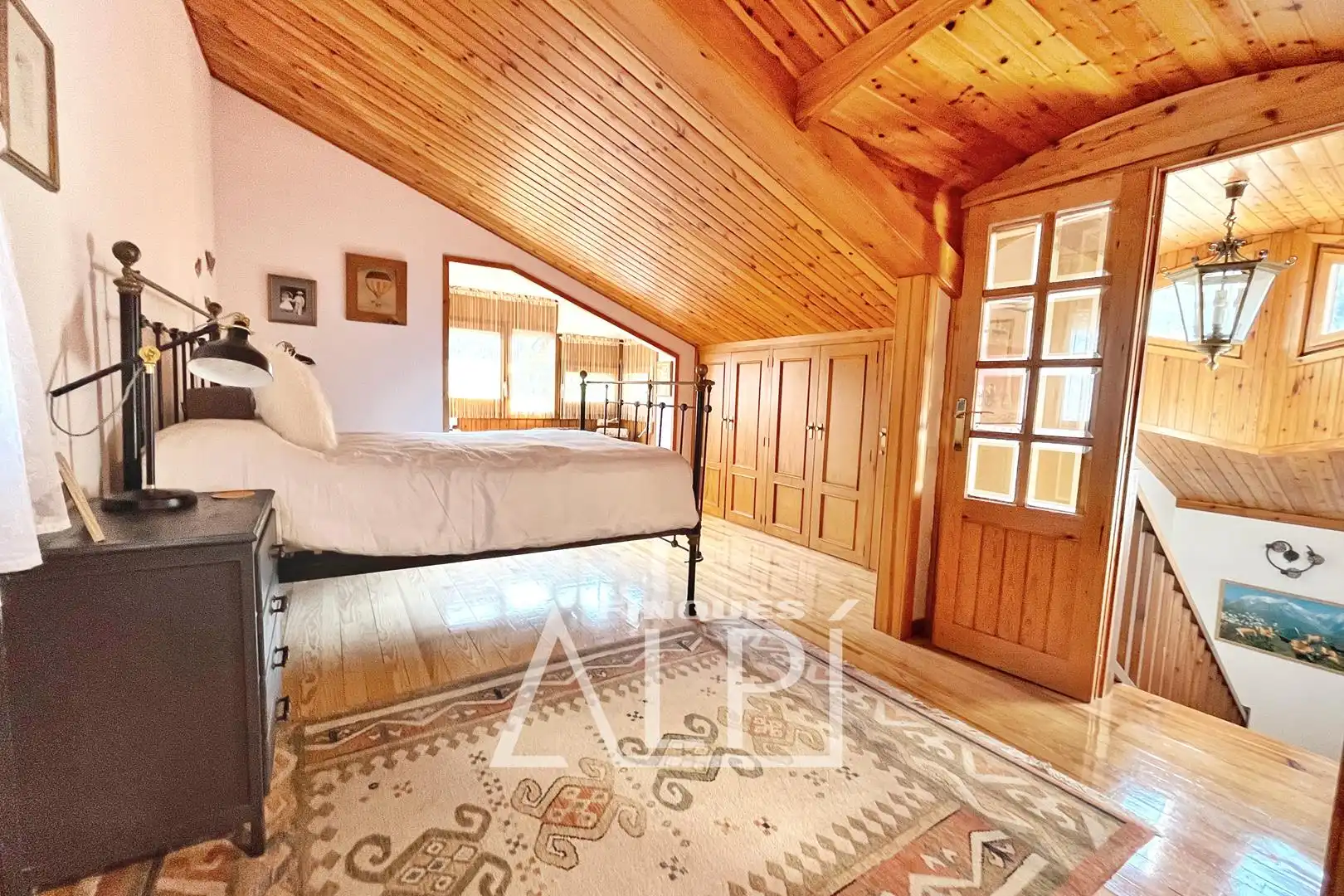 Dormitori de Casa adosada en venda en Fontanals de Cerdanya amb Calefacció, Parquet i Moblat