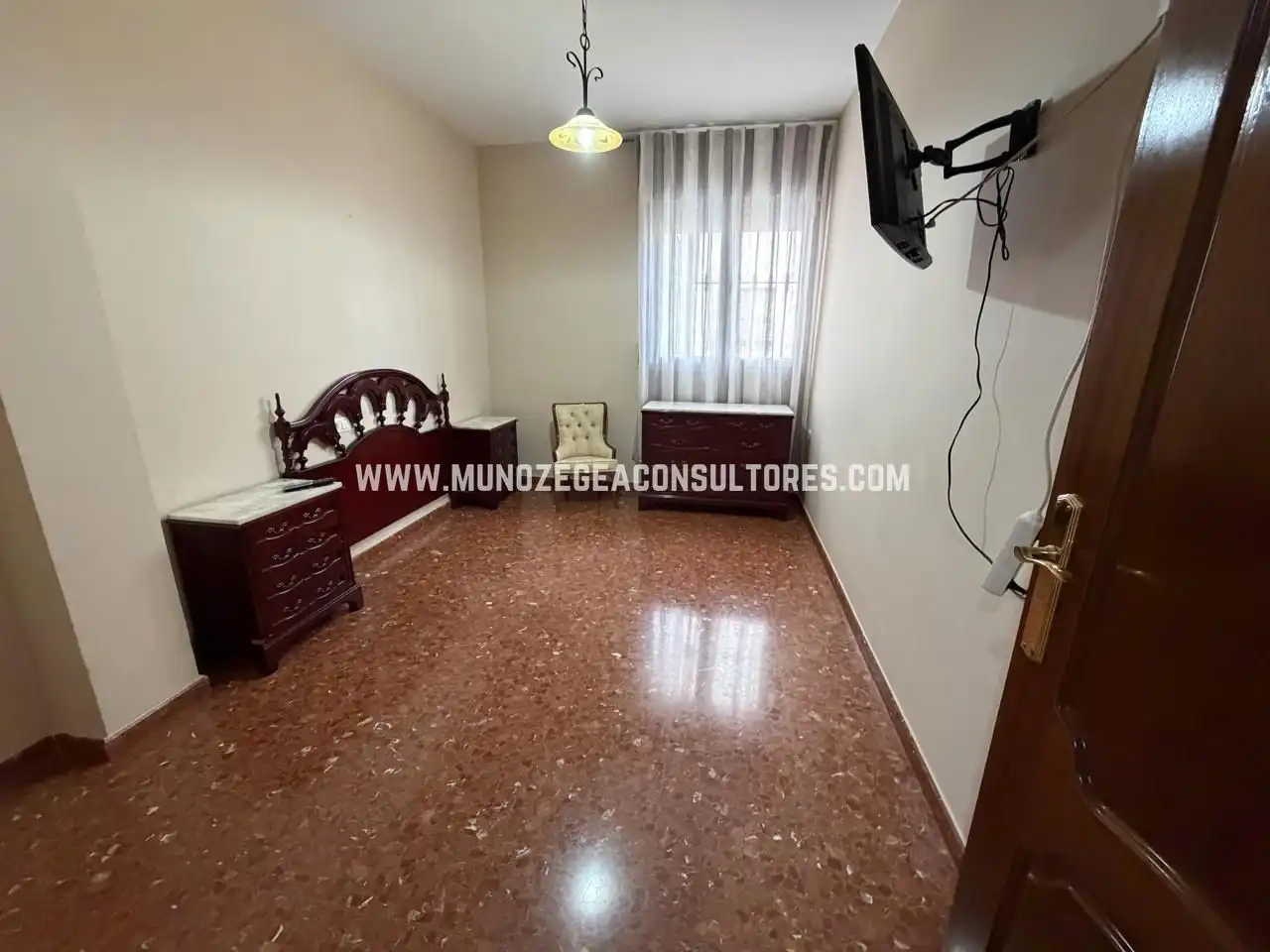 Habitación de Planta baja en venta en Lucena con Aire acondicionado y Trastero