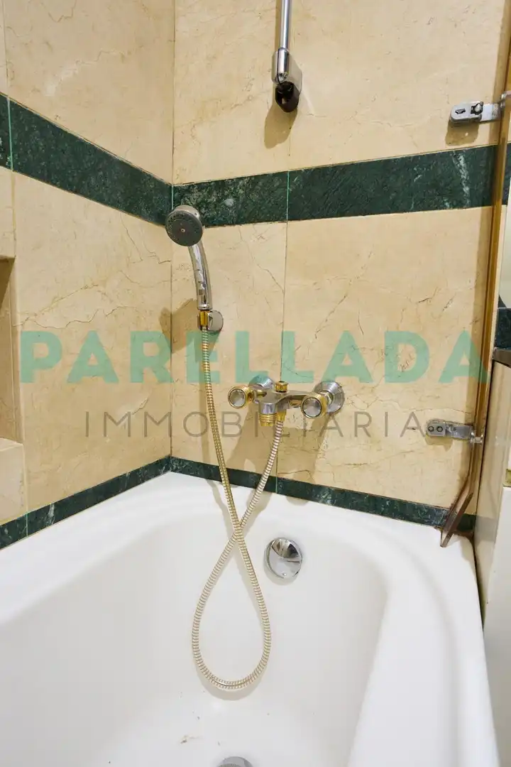 Bathroom of Flat for sale in Badalona  with Air Conditioner and Balcony