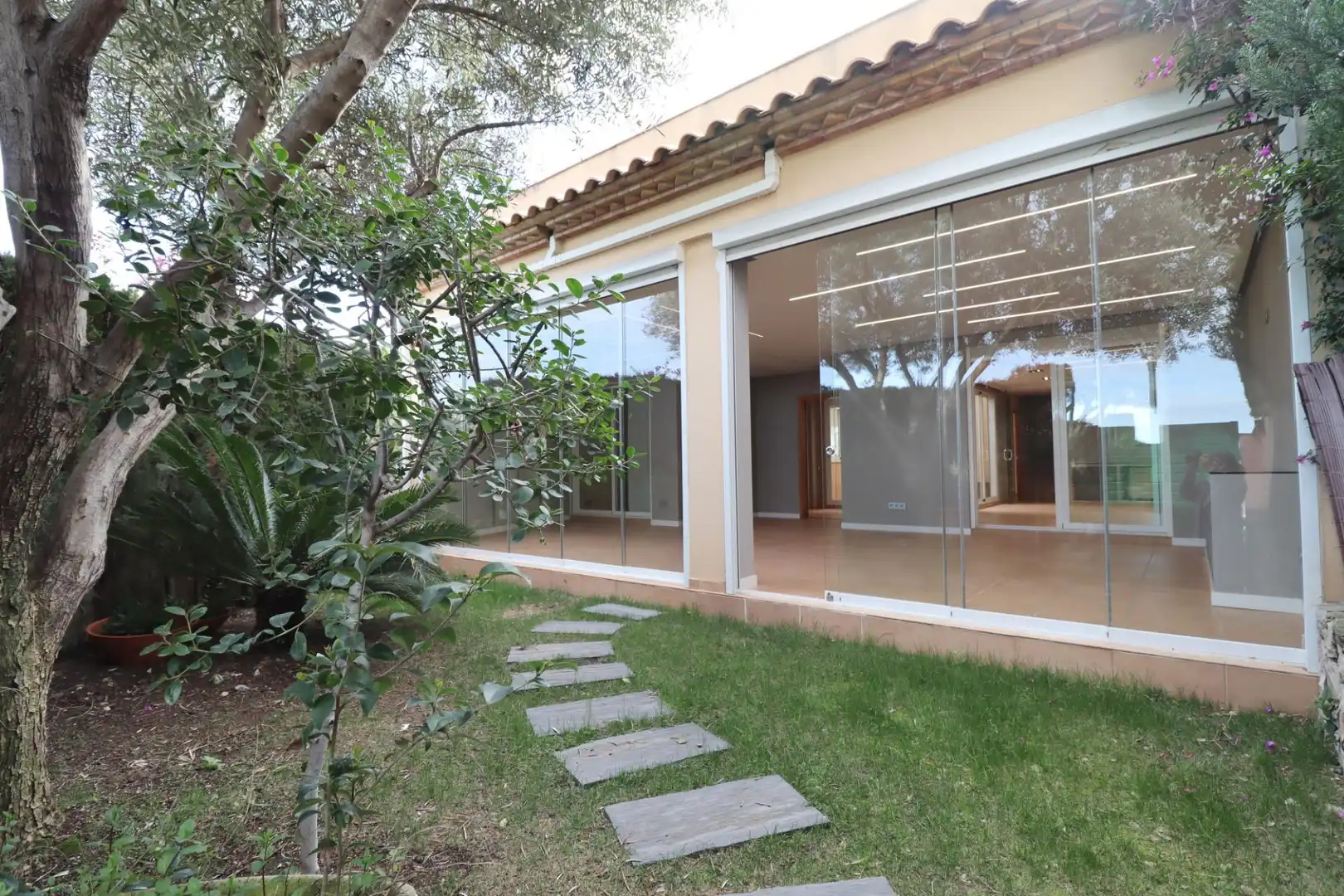 Casa pareada con jardín en alquiler en Pobles del Nord