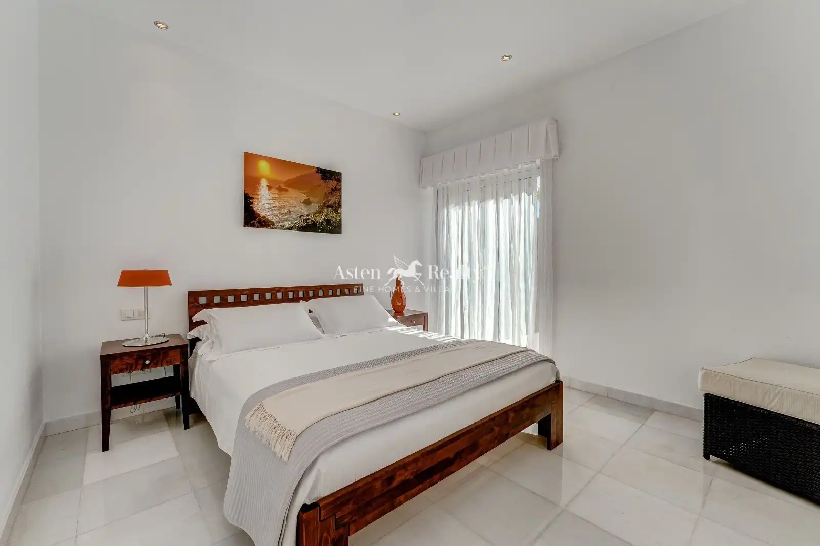House with pool for sale in Londres, imagen 23
