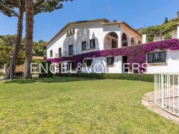 Casa amb balcó en venda a Premià de Dalt