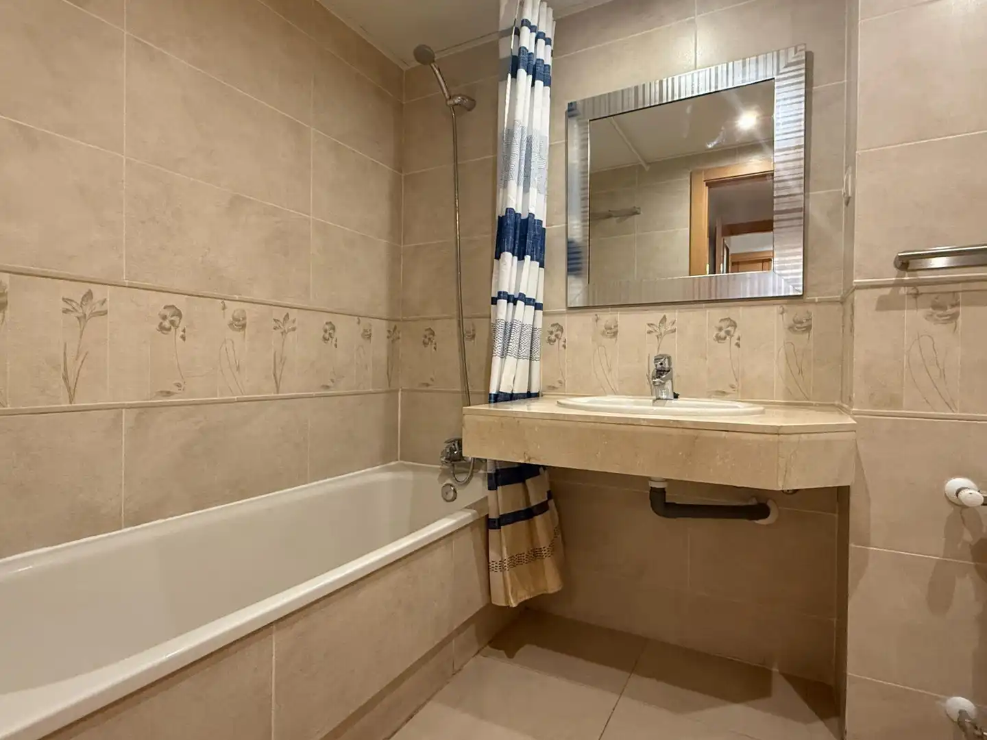Baño de Apartamento en venta en Yebes con Calefacción, Terraza y Piscina comunitaria