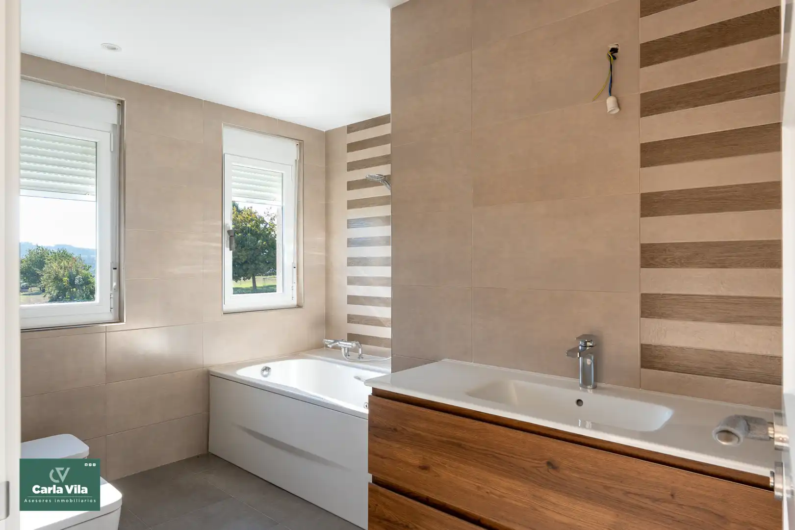 Bathroom of Houses for sale in Lugo  with Heating, Private garden and Parquet flooring