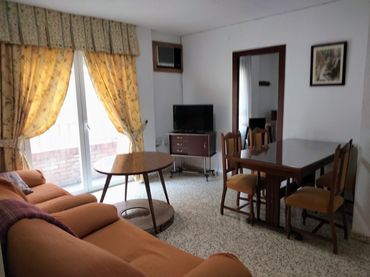 Flat with balcony to rent in Calle Faisán 18