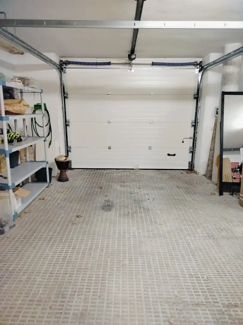 Parking de Casa adosada en venta en Moraleja de Enmedio con Aire acondicionado, Calefacción y Jardín privado