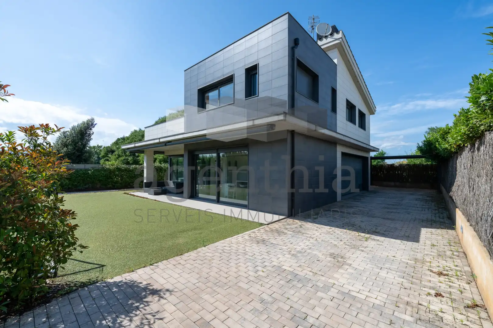 Exterior view of Houses for sale in Vilobí d'Onyar  with Heating, Storage room and Furnished