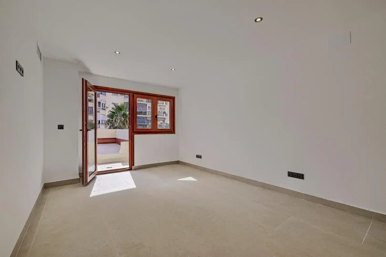 Apartamento con ascensor en venta en Avenida Avenida Arias Maldonado, imagen 3
