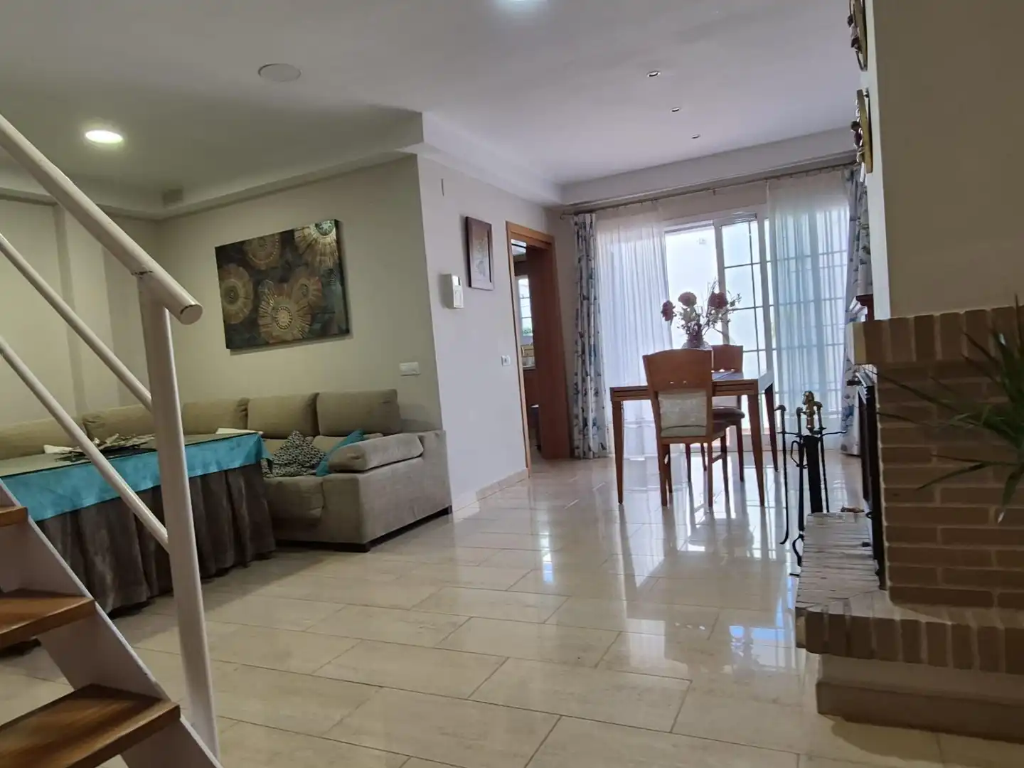 Casa adosada en venta en Pilas con Aire acondicionado, Terraza y Trastero