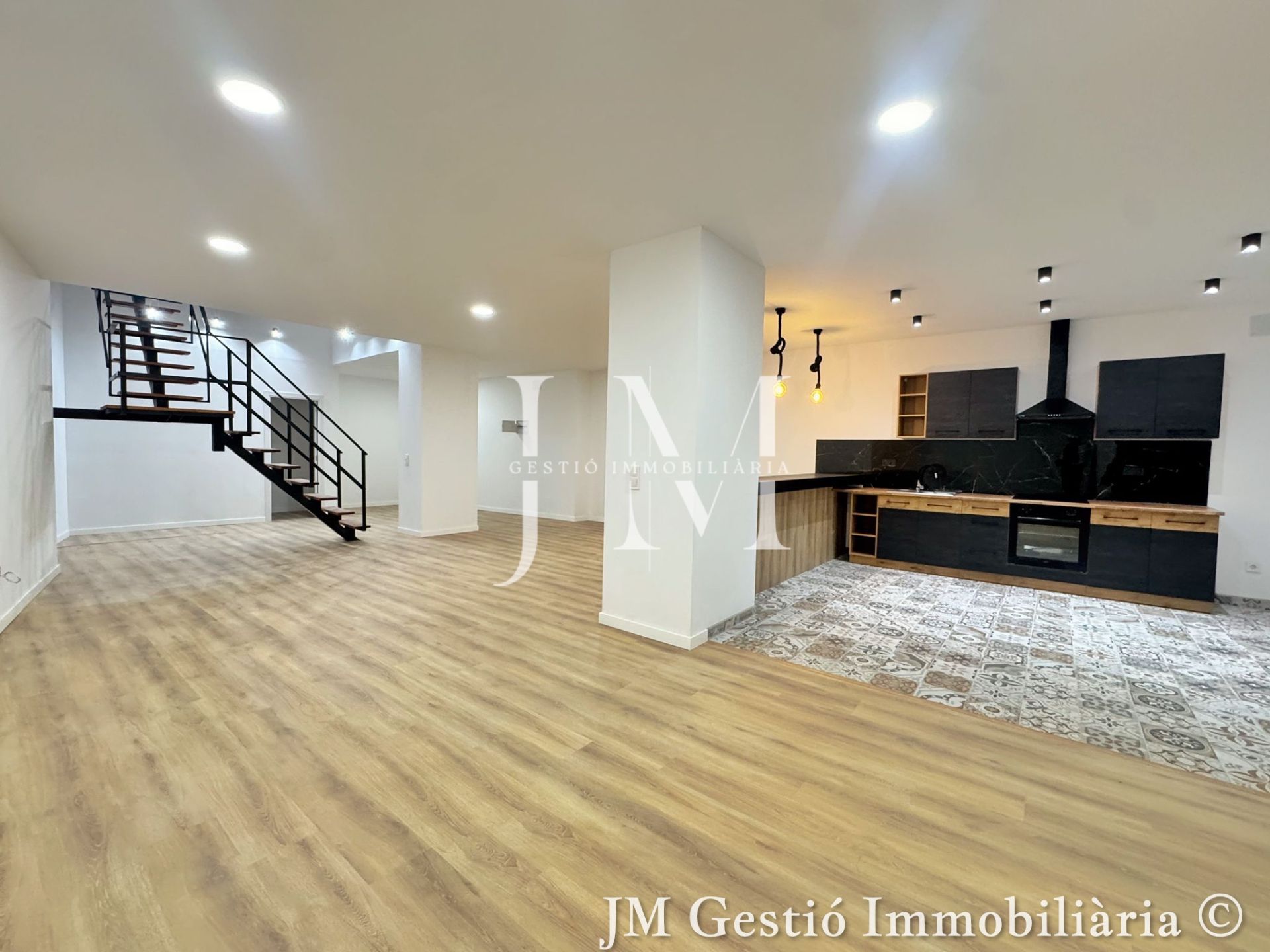 Local de alquiler en Sant Andreu de Palomar, Sant Andreu