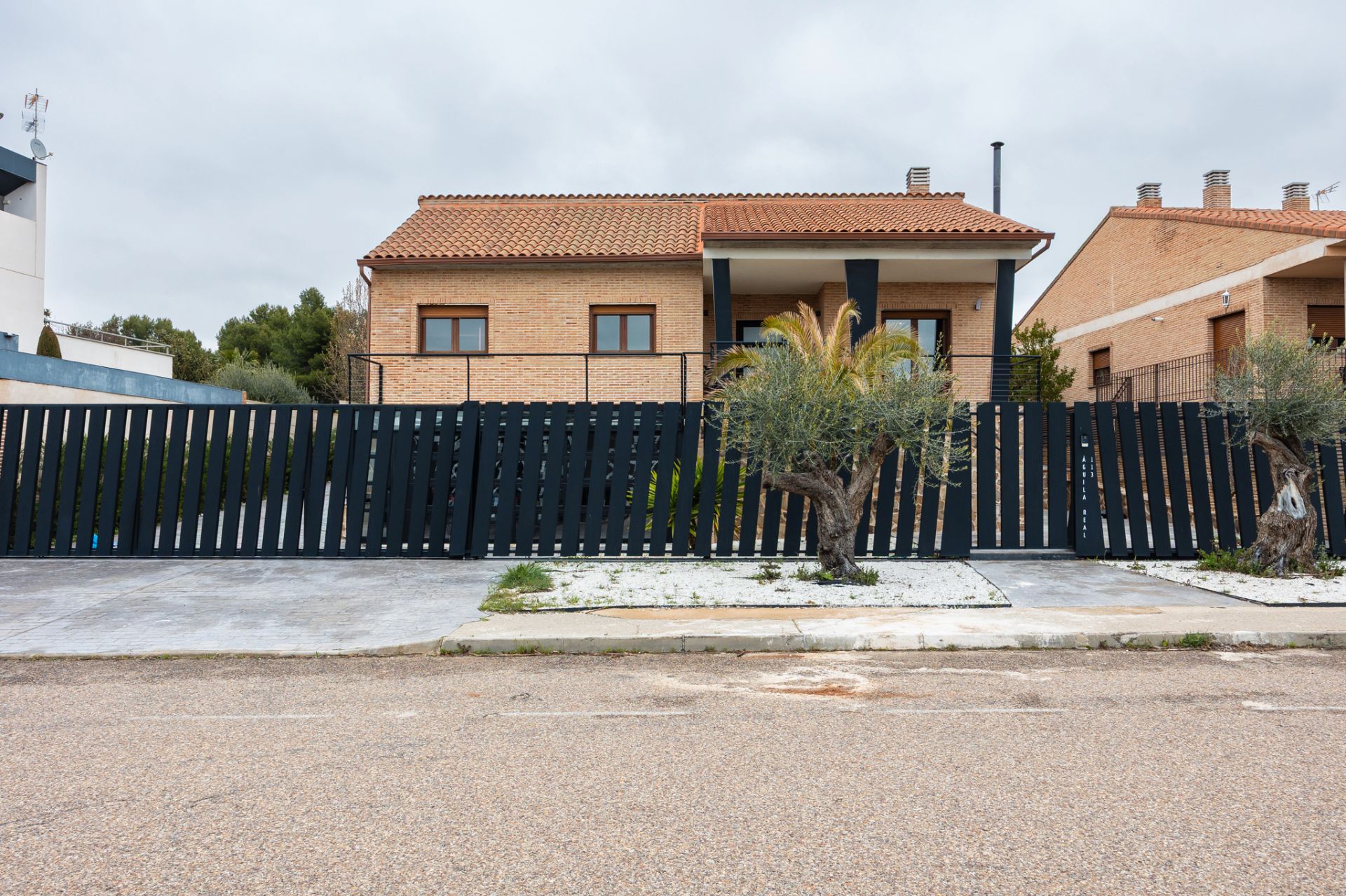 Vista exterior de Casa o xalet en venda en Layos amb Aire condicionat, Calefacció i Jardí privat