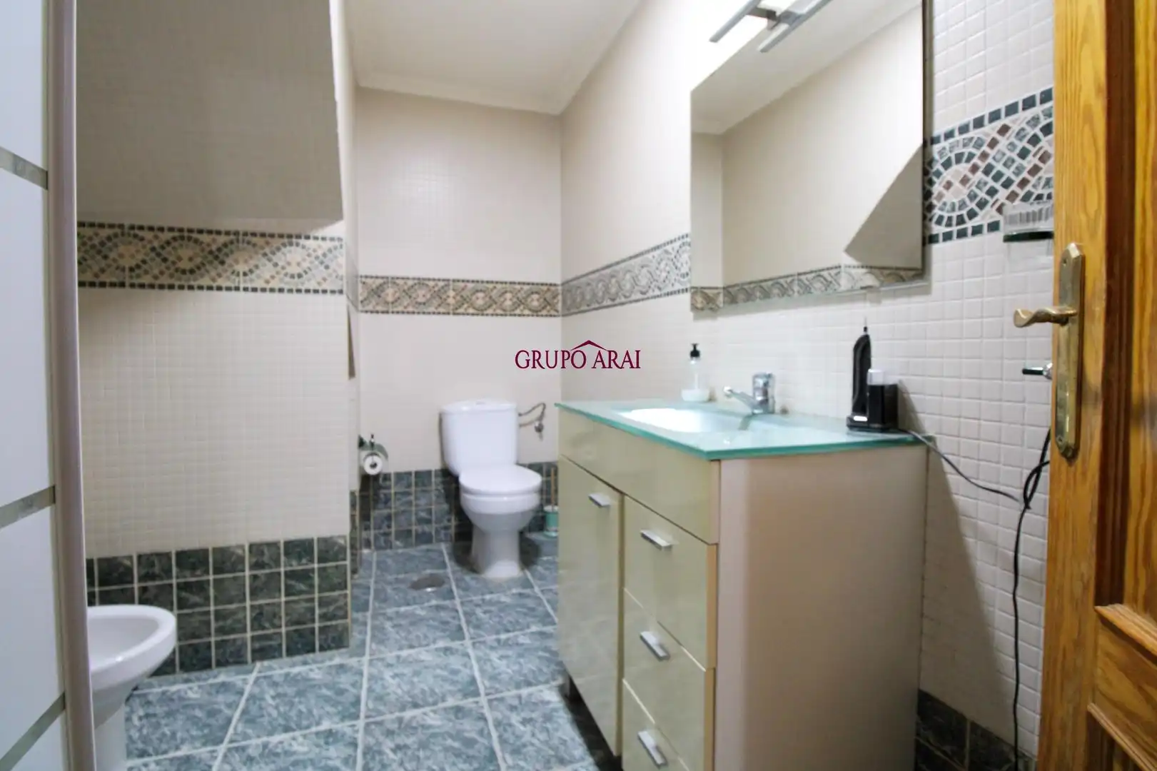 Bany de Casa o xalet en venda en Alicante / Alacant amb Aire condicionat, Terrassa i Balcó