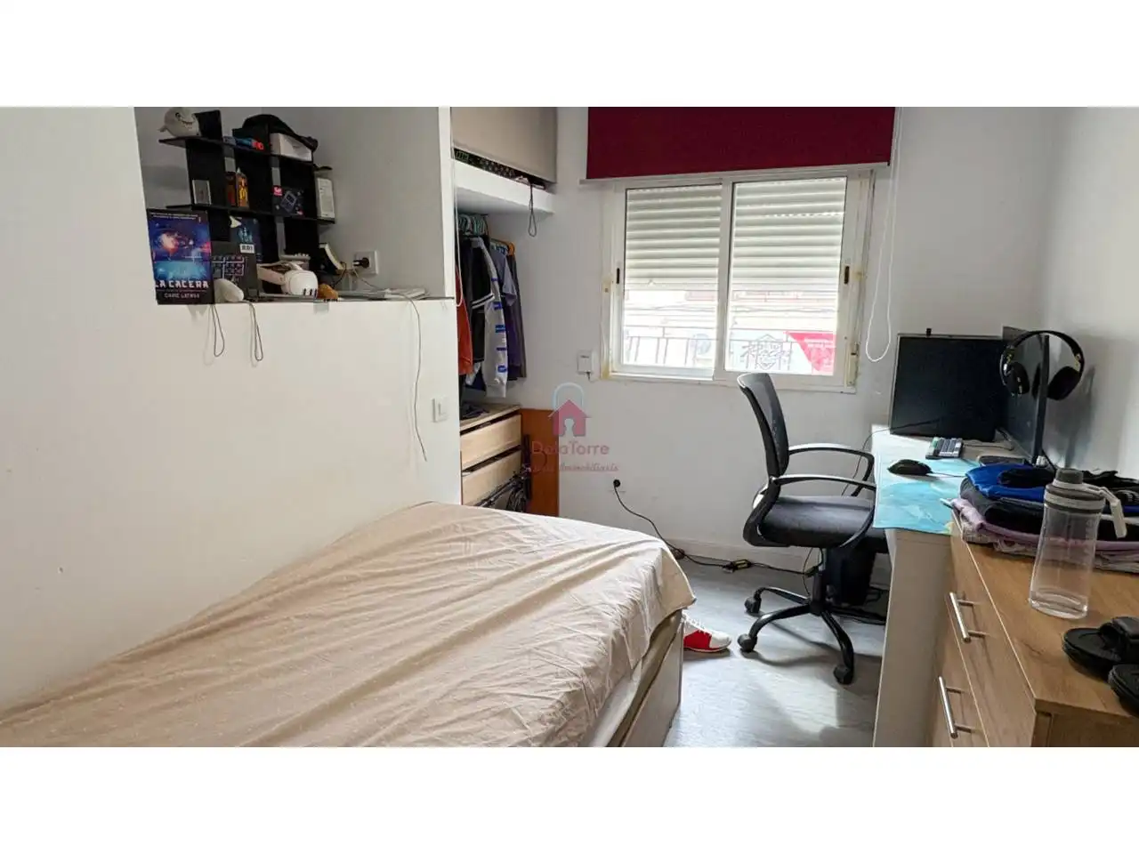 Dormitori de Pis en venda en Terrassa amb Aire condicionat, Parquet i Balcó