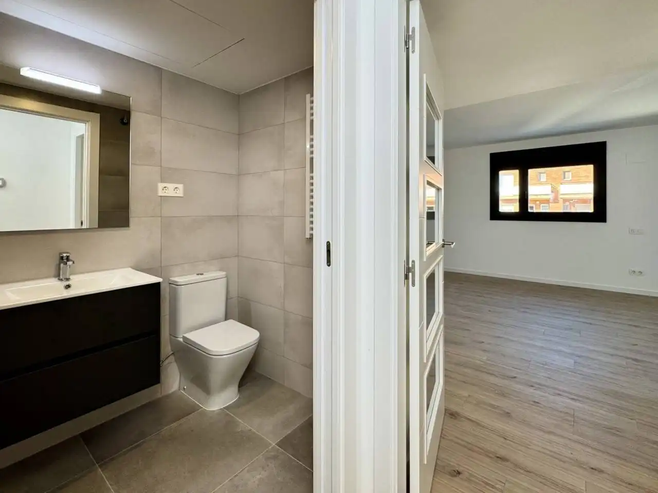 Baño de Piso en venta en Cubelles con Aire acondicionado, Calefacción y Terraza