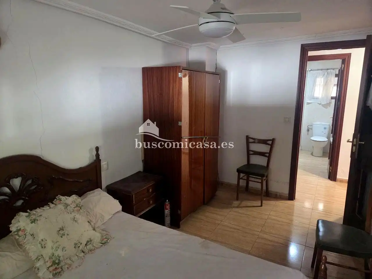 Dormitori de Casa o xalet en venda en Jaén amb Jardí privat, Traster i Moblat