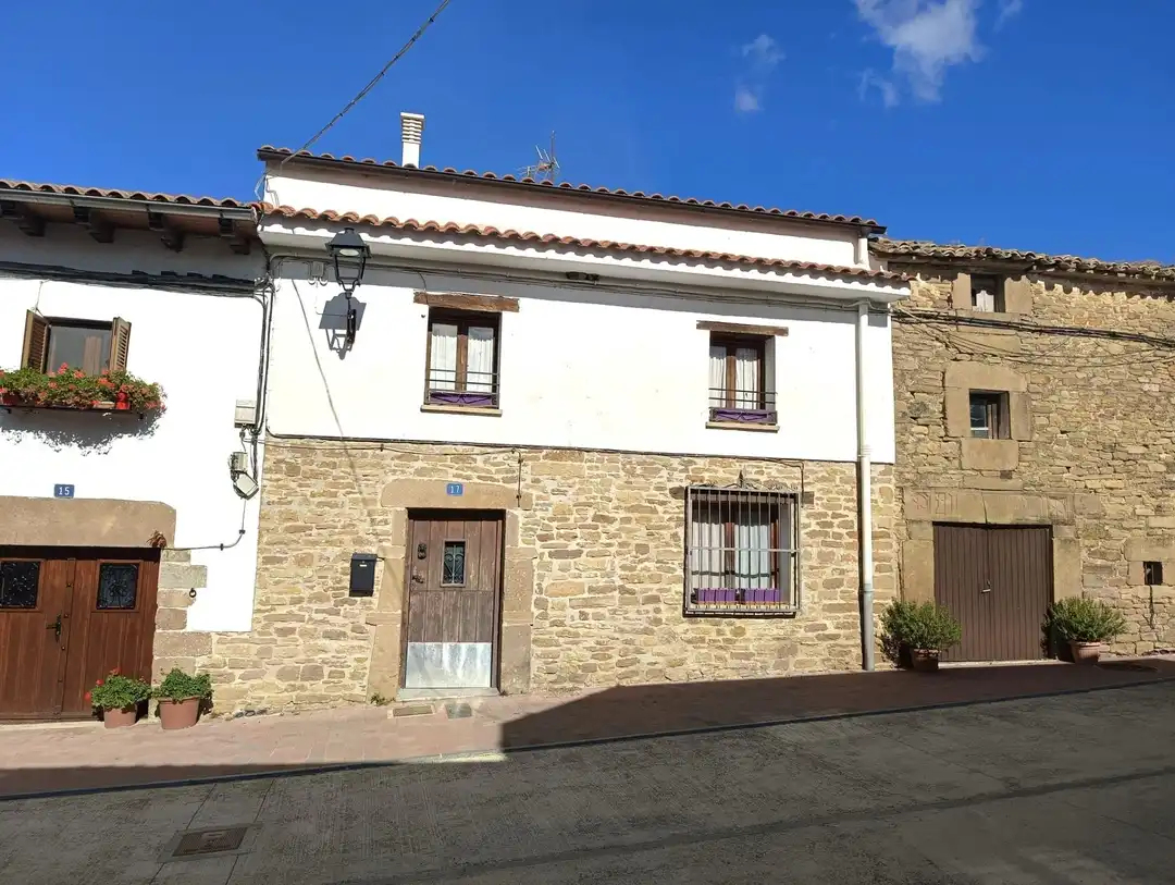 Terraced house to rent in ESPOZ Y MINA 17