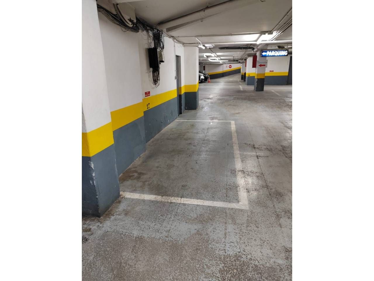 Parking de Garaje en venta en Girona Capital con Alarma