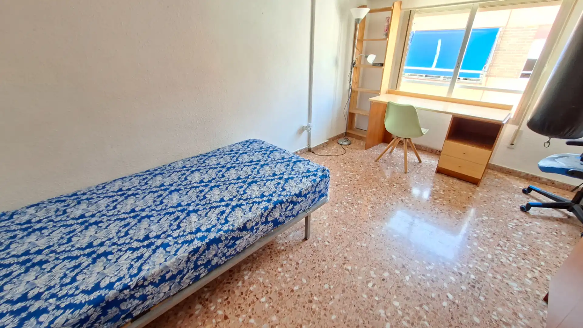 Wohnung zur Miete in Calle Capitán Torregrosa, Centro
