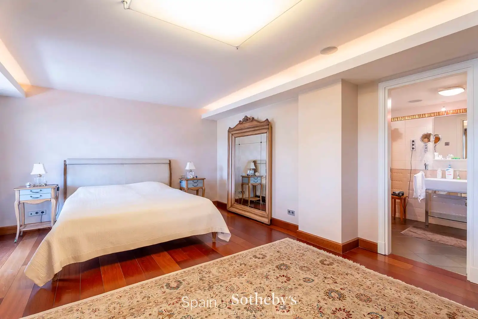 Habitación de Casa o chalet en venta en Madrid con Aire acondicionado, Calefacción y Jardín privado