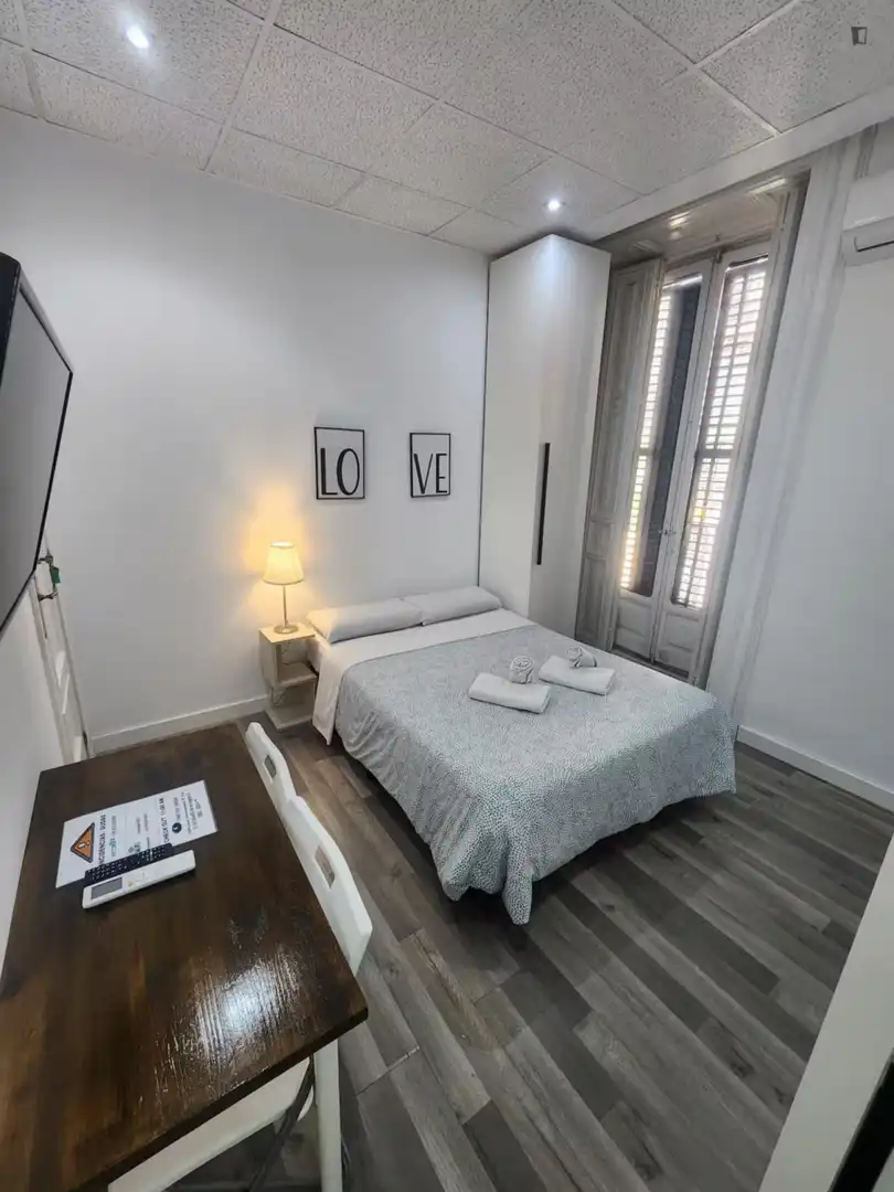 Habitación de Estudio de alquiler en Madrid con Aire acondicionado, Calefacción y Amueblado
