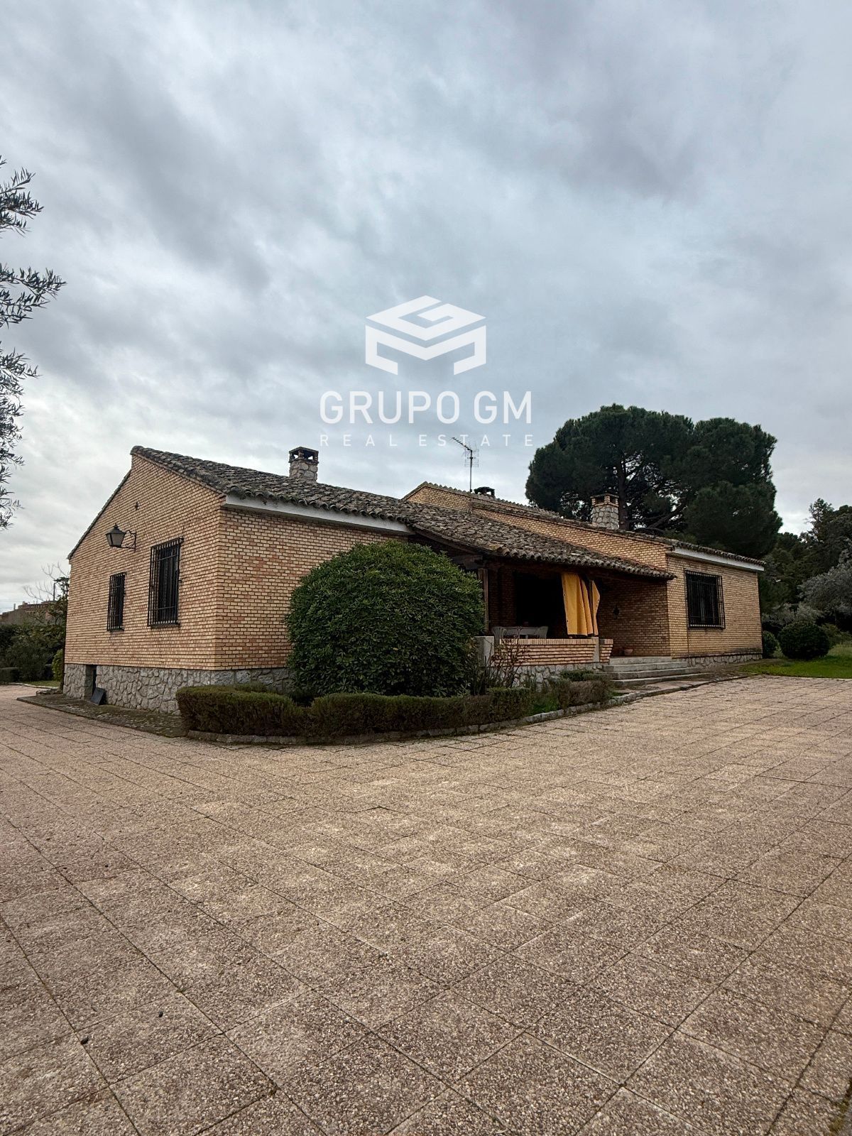 Exterior view of House or chalet for sale in  Toledo Capital  with Air Conditioner, Heating and Storage room