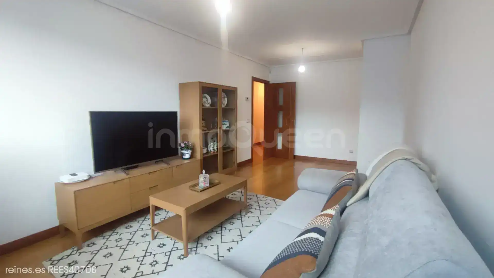 Sala d'estar de Pis en venda en Oviedo  amb Calefacció