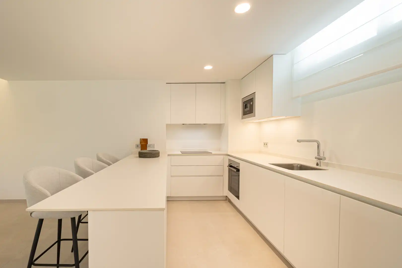 Cocina de Dúplex en venta en Marbella con Terraza, Piscina y Piscina comunitaria