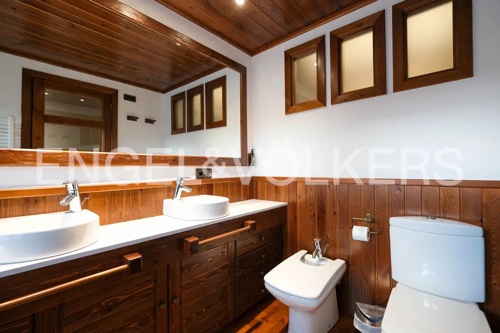 Baño de Piso en venta en Naut Aran con Trastero y Balcón