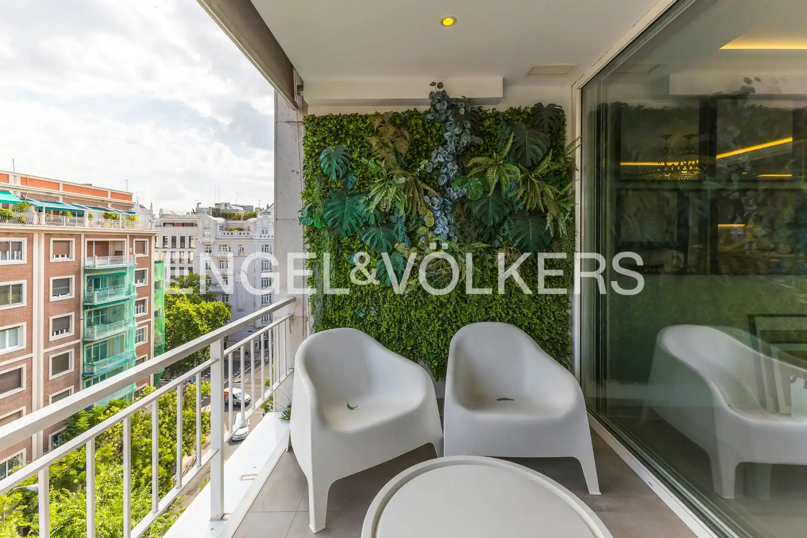 Flat with terrace to rent in Diego de León, imagen 14