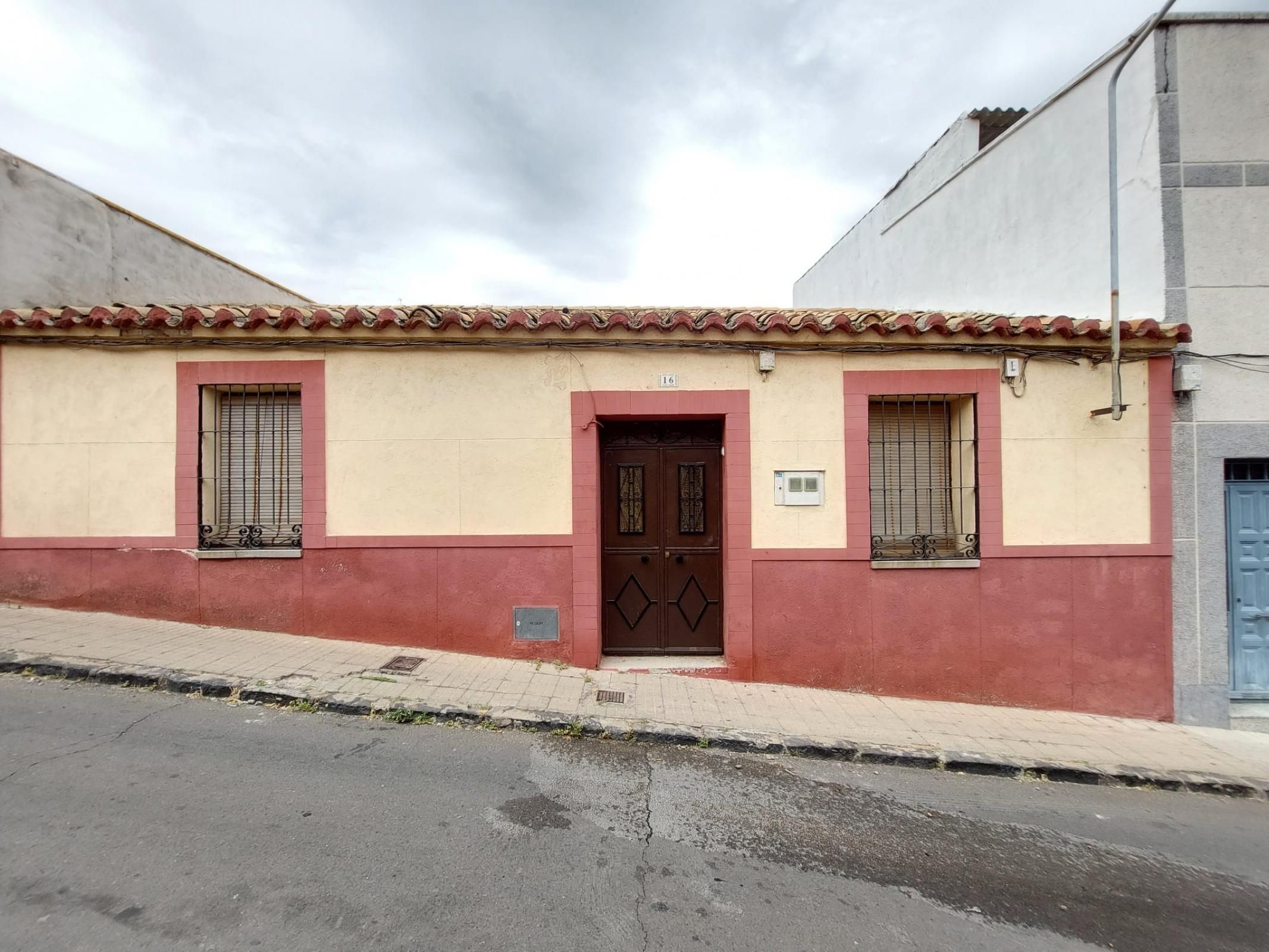 Exterior view of Planta baja for sale in Puertollano  with Heating
