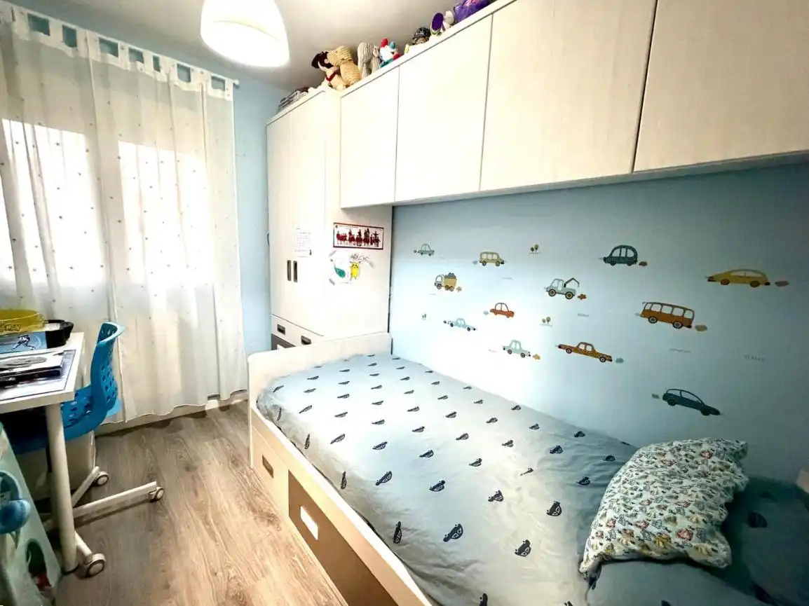 Habitación de Piso en venta en Móstoles con Aire acondicionado, Calefacción y Alarma