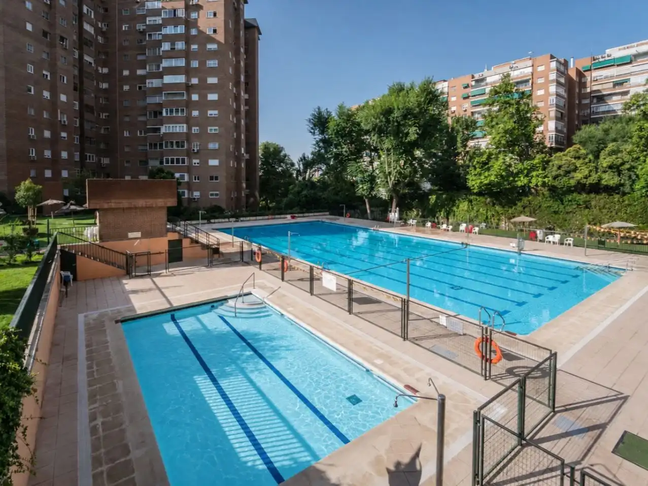 Piscina de Pis de lloguer en Fuencarral - El Pardo