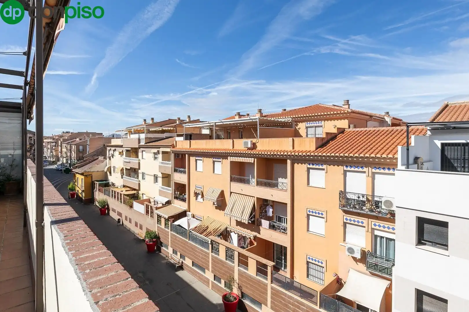 Vista exterior de Ático en venta en Armilla con Aire acondicionado, Terraza y Trastero