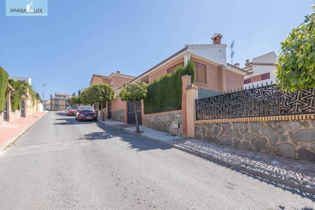 Casa-chalet en Venta en Calle de los Pinos en Peligros