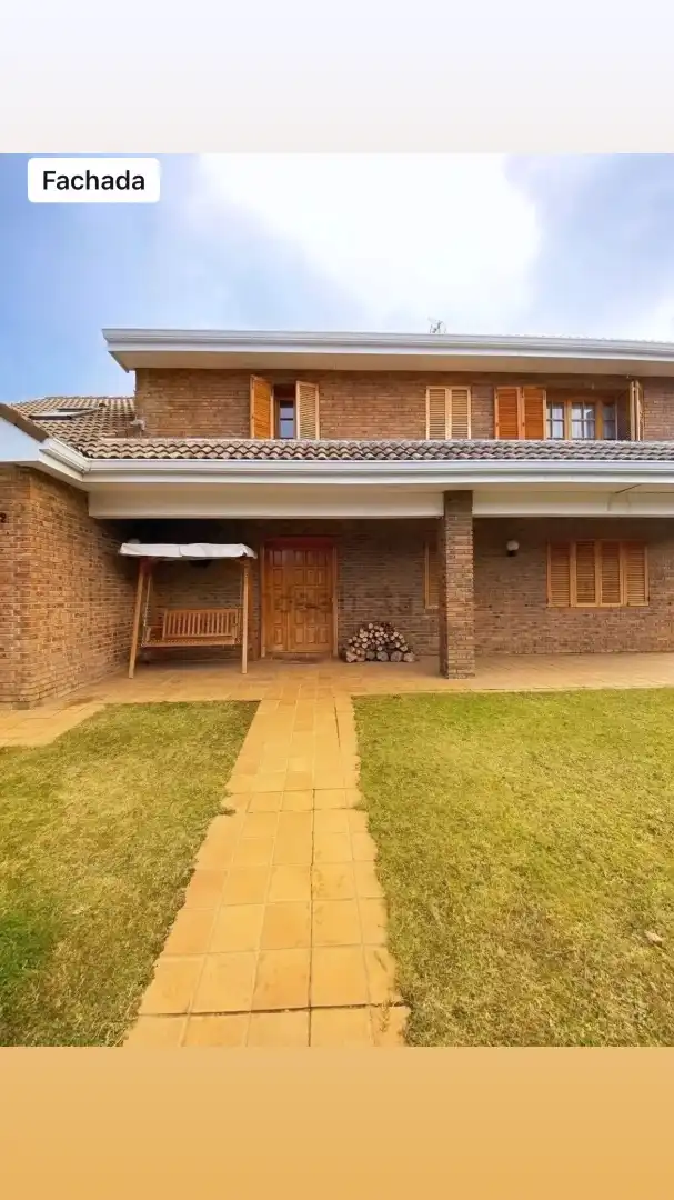 Vista exterior de Casa o xalet en venda en Becerril de la Sierra amb Aire condicionat, Calefacció i Jardí privat