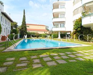 Swimming pool of Duplex for sale in Sitges  with Heating, Private garden and Terrace