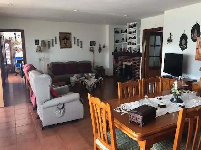 Sala de estar de Casa o chalet en venta en Llanera con Calefacción, Jardín privado y Parquet