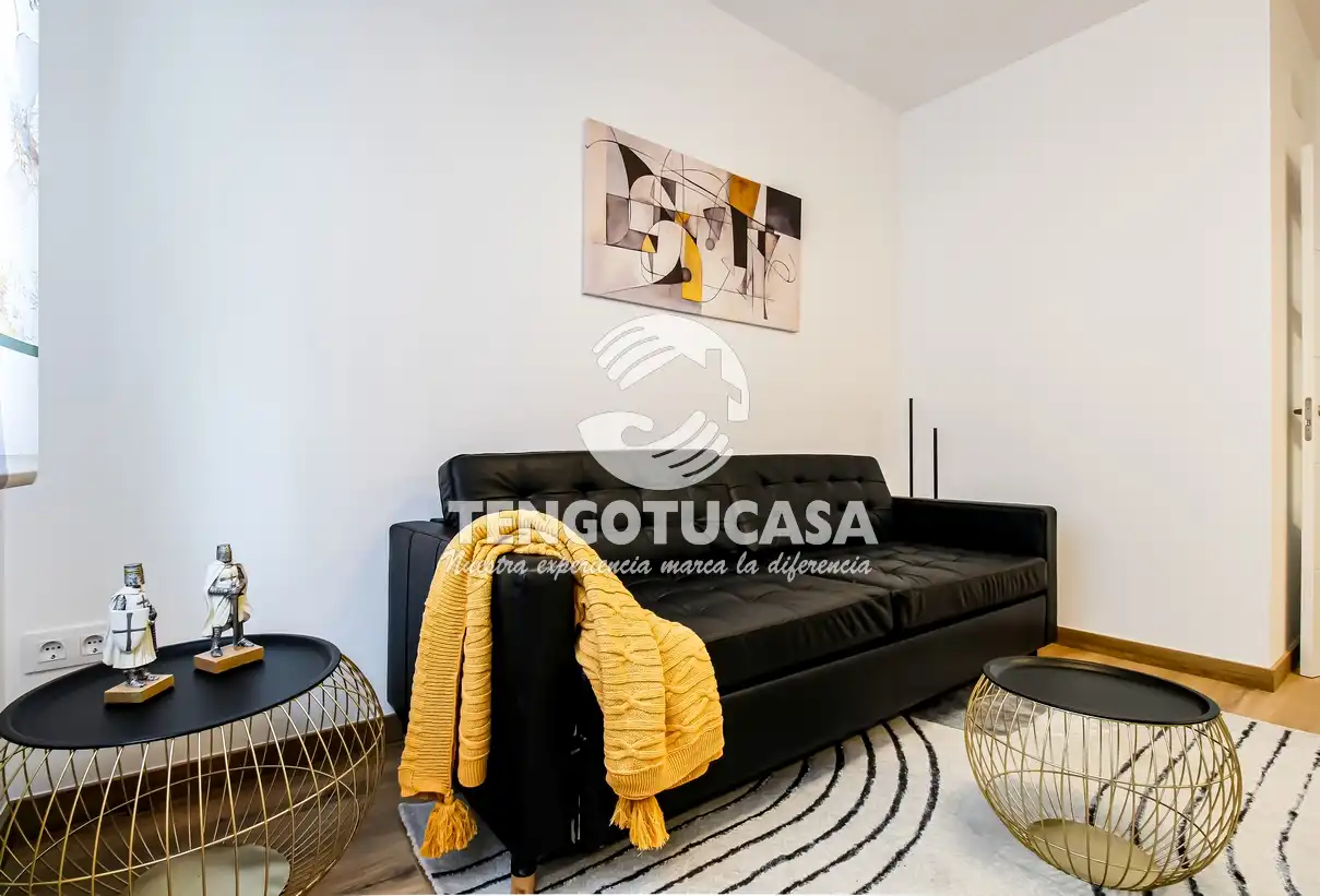 Living room of Flat for rent in Madrid  with Air Conditioner, Heating and Furnished