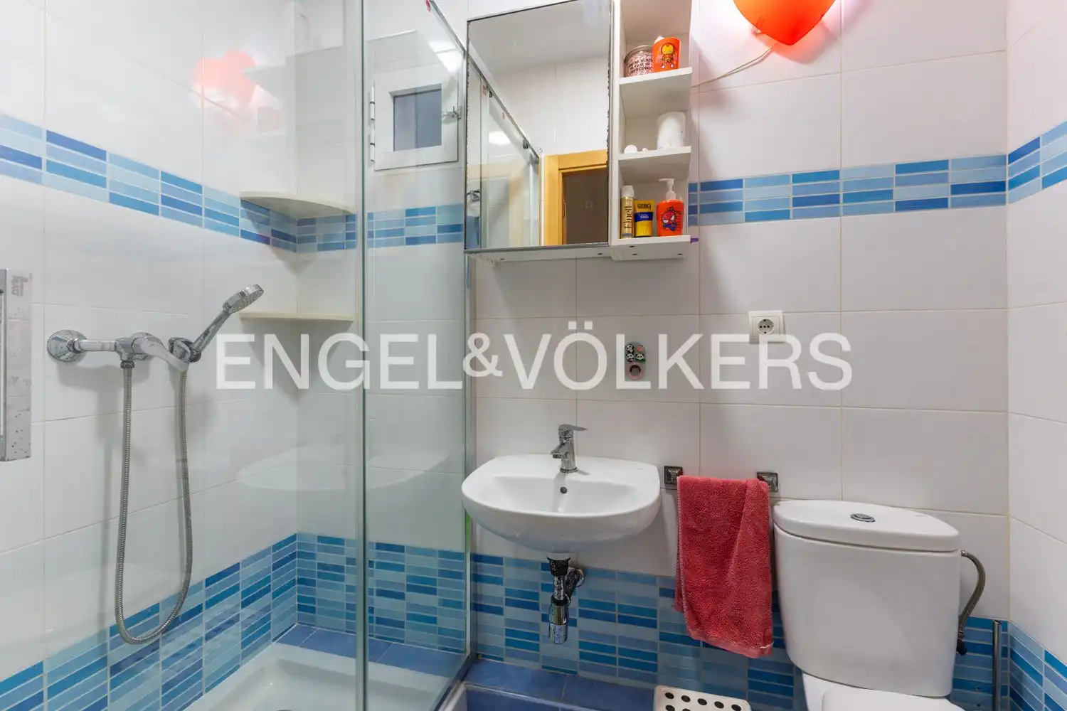 Bathroom of Flat for sale in Valencia  with Air Conditioner, Heating and Parquet flooring