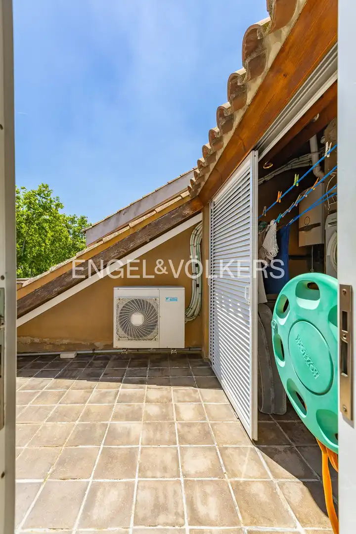 Terrassa de Casa o xalet en venda en Cerdanyola del Vallès amb Aire condicionat, Calefacció i Jardí privat