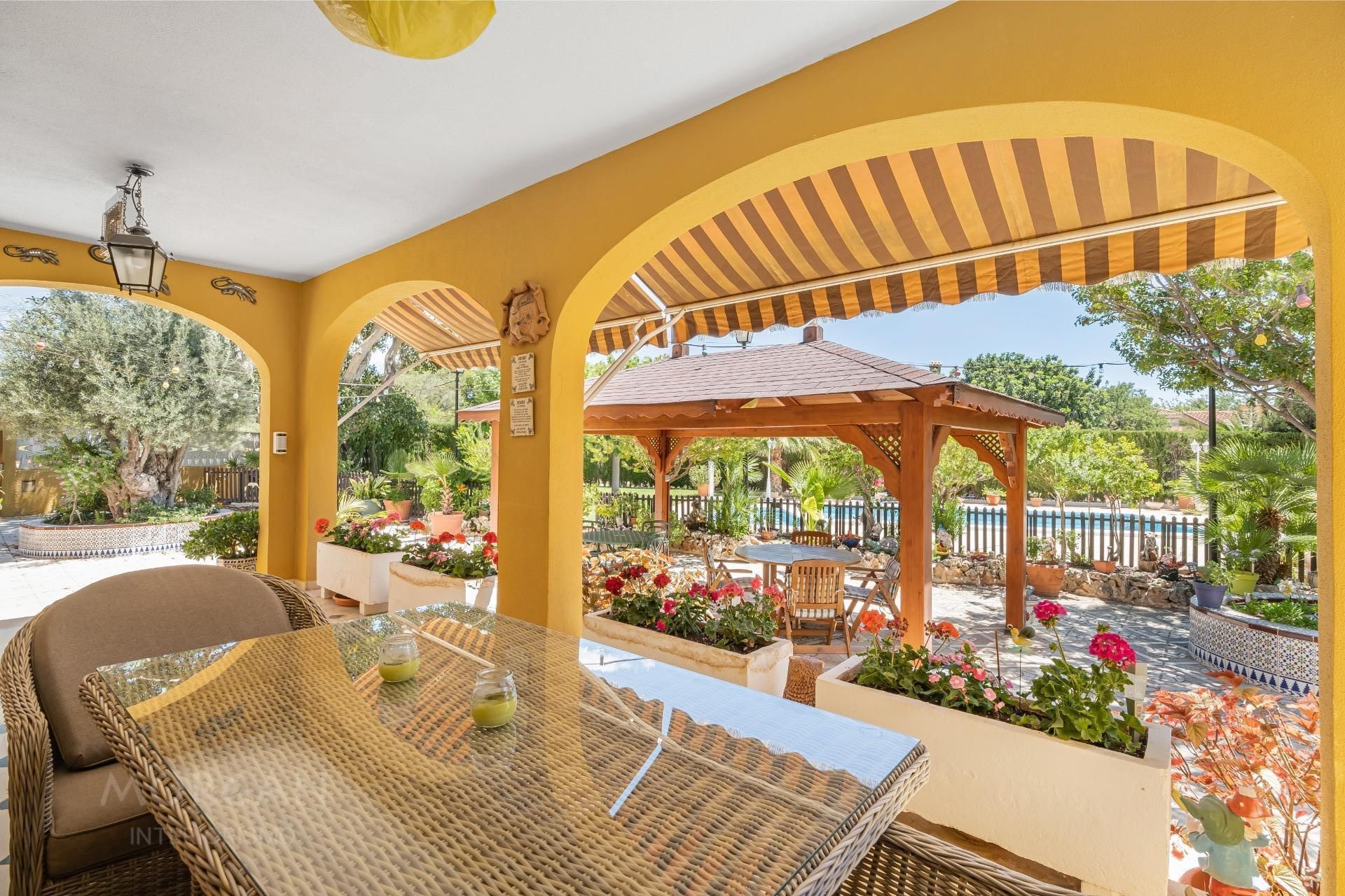 Terrassa de Casa o xalet en venda en Mutxamel amb Calefacció, Jardí privat i Terrassa