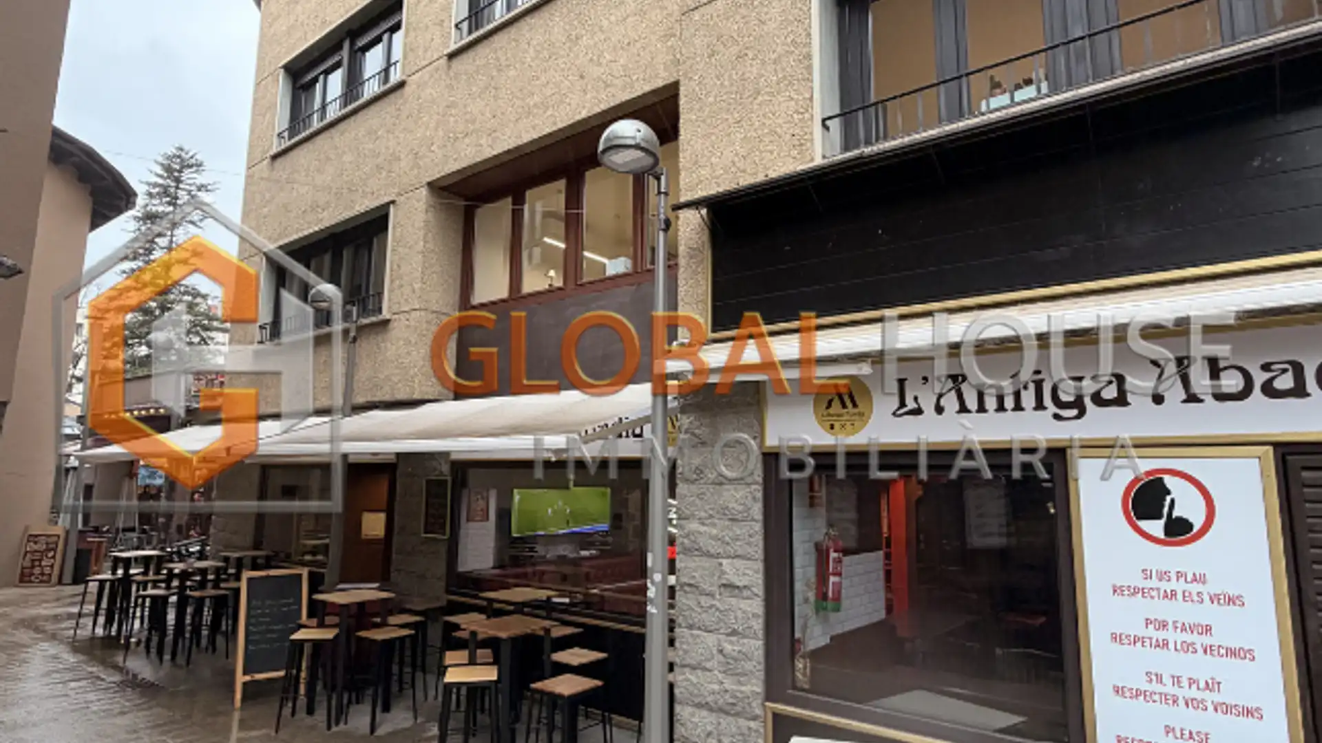 Local en traspas en Andorra la Vella amb Moblat