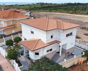 Vista exterior de Casa o xalet en venda en San Bartolomé de Tirajana amb Terrassa