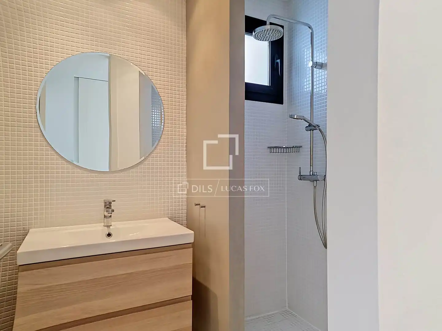 Badezimmer von Haus oder Chalet zum Verkauf in Vilanova i la Geltrú mit Klimaanlage, Heizung und Privatgarten